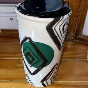 Starbucks grande cup